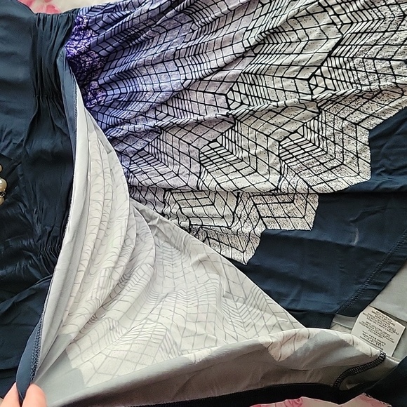 BCBG faux wrap dress - Picture 4 of 6